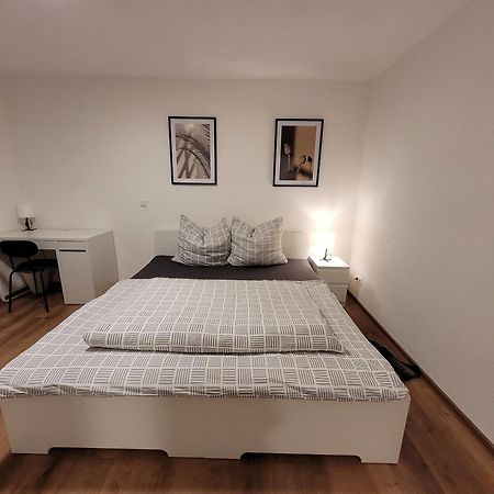 Living Flat, Eine Wohnung Mit Zwei Schlafzimmern Und Balkon Schorndorf  Esterno foto