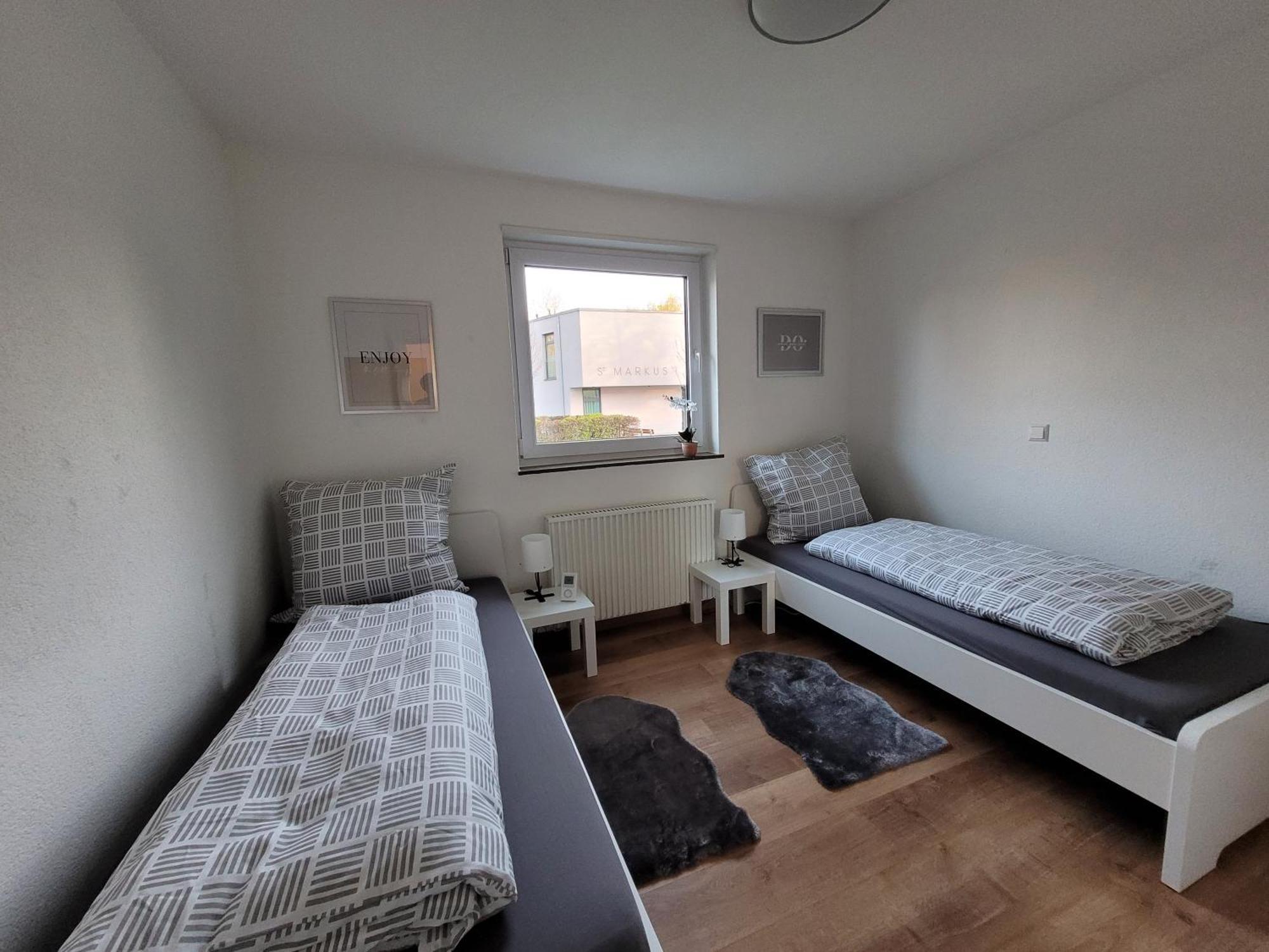 Living Flat, Eine Wohnung Mit Zwei Schlafzimmern Und Balkon Schorndorf  Esterno foto