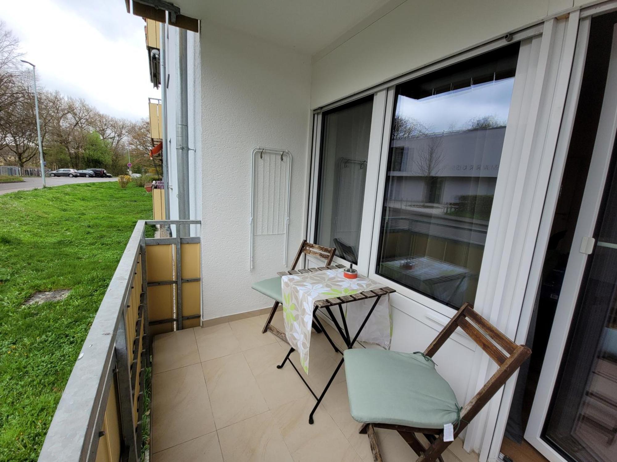 Living Flat, Eine Wohnung Mit Zwei Schlafzimmern Und Balkon Schorndorf  Esterno foto
