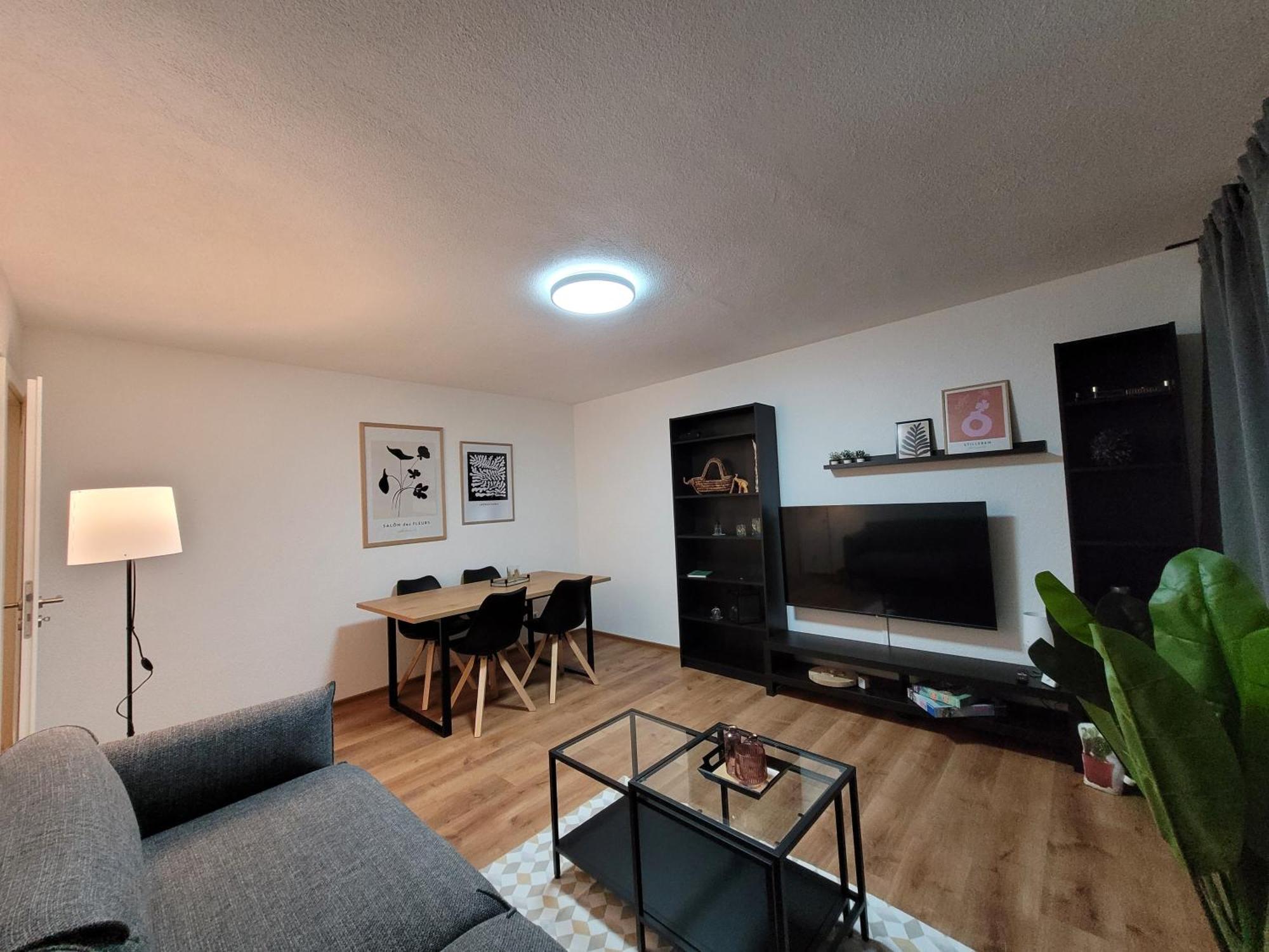 Living Flat, Eine Wohnung Mit Zwei Schlafzimmern Und Balkon Schorndorf  Esterno foto